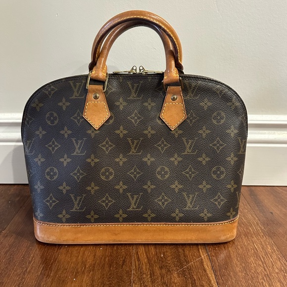Louis Vuitton Alma - Picture 1 of 11